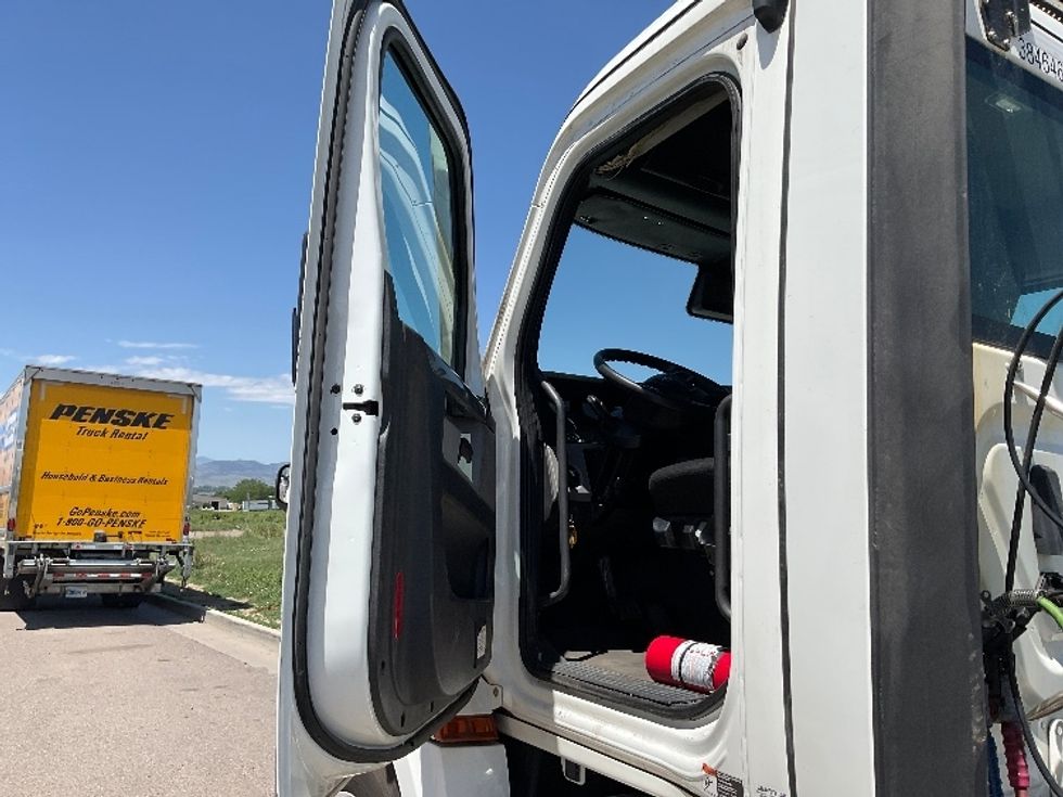 Day Cab Tractor-Heavy Duty Tractors-Freightliner-2021-T12664ST-Loveland-CO-286,407\n\t\tmiles-$ 62,250 - Image 9