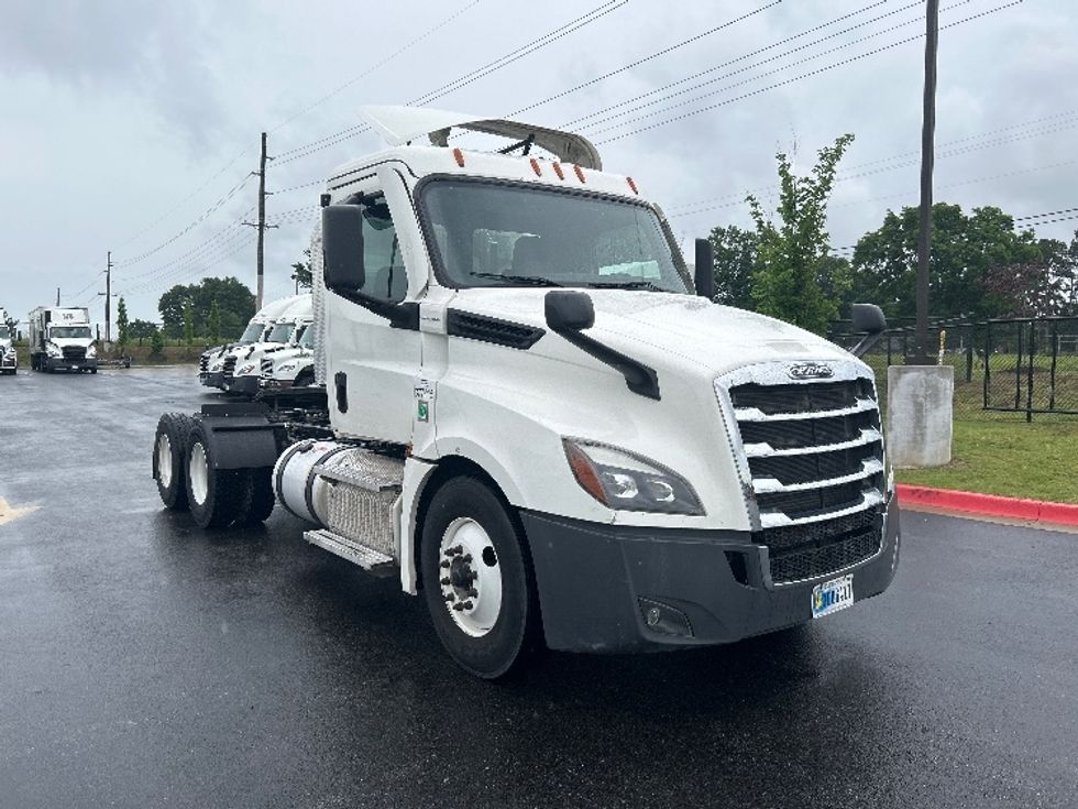Day Cab Tractor-Heavy Duty Tractors-Freightliner-2021-T12664ST-Lowell-AR-507,577\n\t\tmiles-$ 38,750 - Image 1