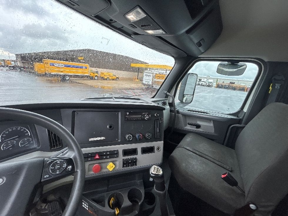 Day Cab Tractor-Heavy Duty Tractors-Freightliner-2021-T12664ST-Lowell-AR-507,577\n\t\tmiles-$ 38,750 - Image 10