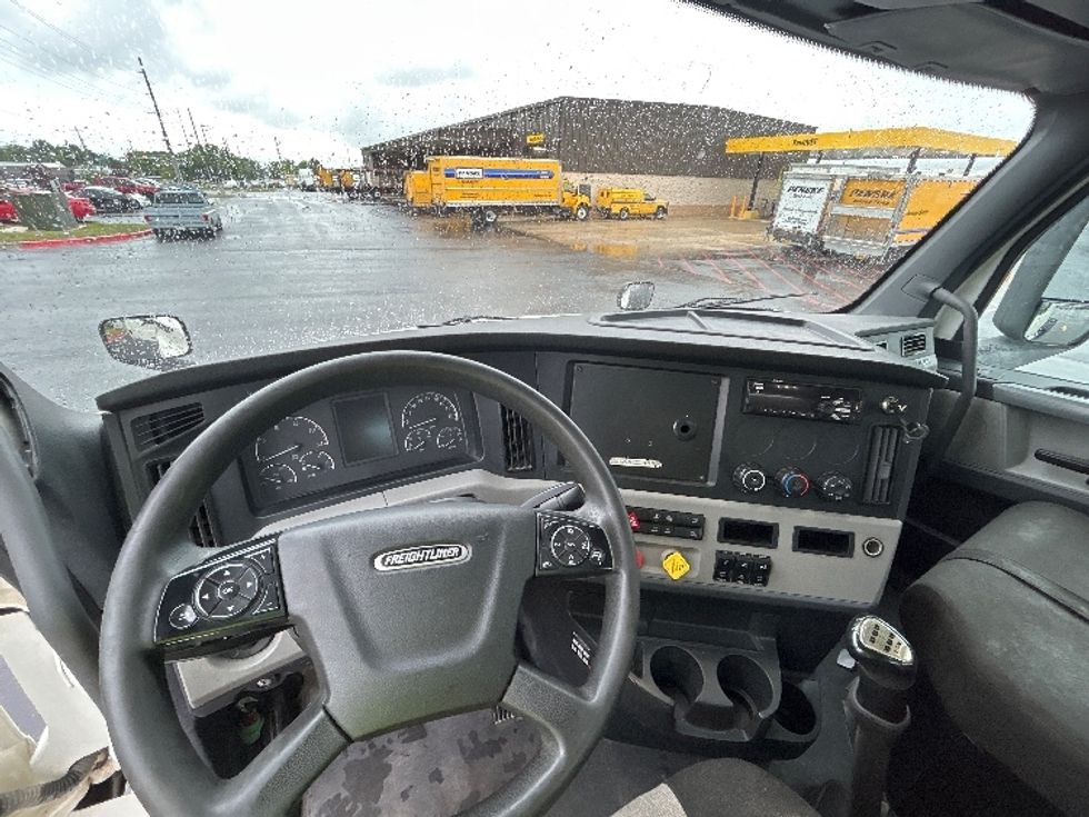 Day Cab Tractor-Heavy Duty Tractors-Freightliner-2021-T12664ST-Lowell-AR-507,577\n\t\tmiles-$ 38,750 - Image 11