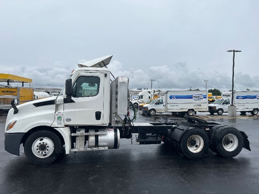 Day Cab Tractor-Heavy Duty Tractors-Freightliner-2021-T12664ST-Lowell-AR-507,577\n\t\tmiles-$ 38,750 - Image 4