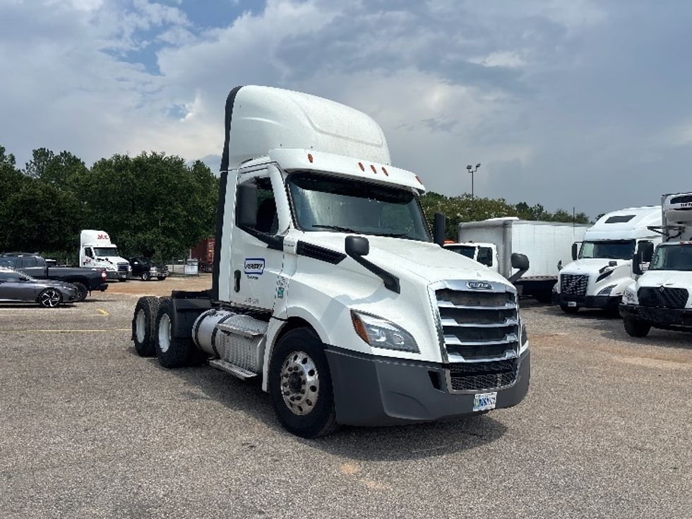 Day Cab Tractor-Heavy Duty Tractors-Freightliner-2021-T12664ST-Loxley-AL-575,488\n\t\tmiles-$ 41,250 - Image 1