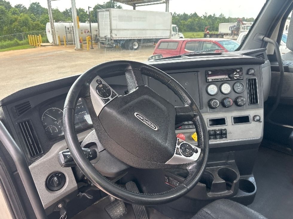 Day Cab Tractor-Heavy Duty Tractors-Freightliner-2021-T12664ST-Loxley-AL-575,488\n\t\tmiles-$ 41,250 - Image 10