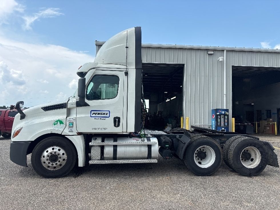 Day Cab Tractor-Heavy Duty Tractors-Freightliner-2021-T12664ST-Loxley-AL-575,488\n\t\tmiles-$ 41,250 - Image 4
