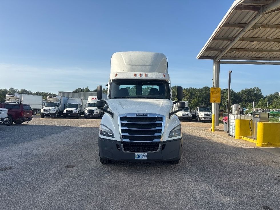 Day Cab Tractor-Heavy Duty Tractors-Freightliner-2021-T12664ST-Loxley-AL-578,850\n\t\tmiles-$ 14,000 - Image 2