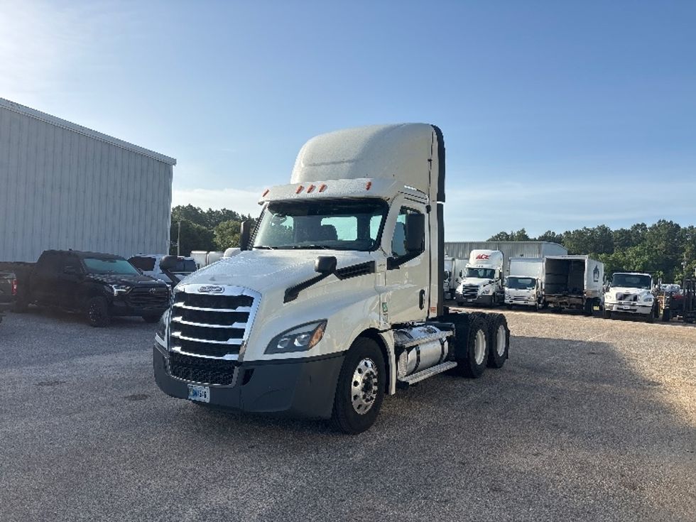 Day Cab Tractor-Heavy Duty Tractors-Freightliner-2021-T12664ST-Loxley-AL-578,850\n\t\tmiles-$ 14,000 - Image 3