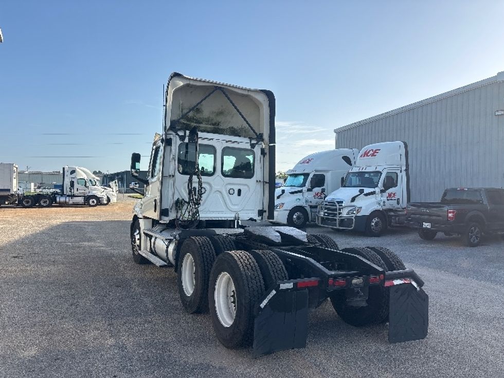 Day Cab Tractor-Heavy Duty Tractors-Freightliner-2021-T12664ST-Loxley-AL-578,850\n\t\tmiles-$ 14,000 - Image 5