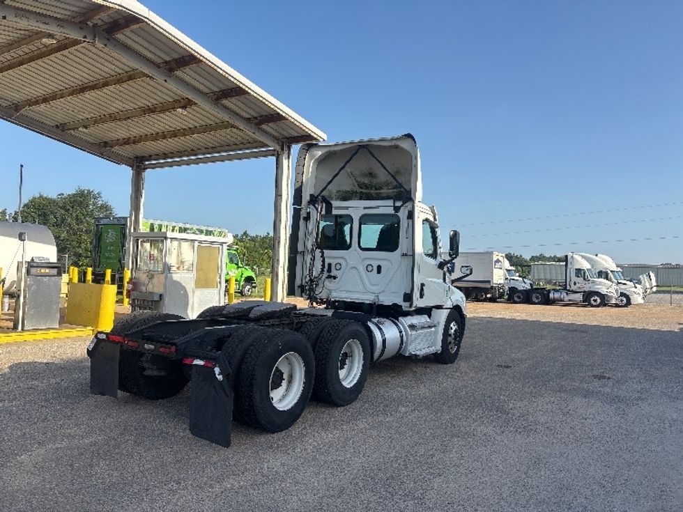 Day Cab Tractor-Heavy Duty Tractors-Freightliner-2021-T12664ST-Loxley-AL-578,850\n\t\tmiles-$ 14,000 - Image 7