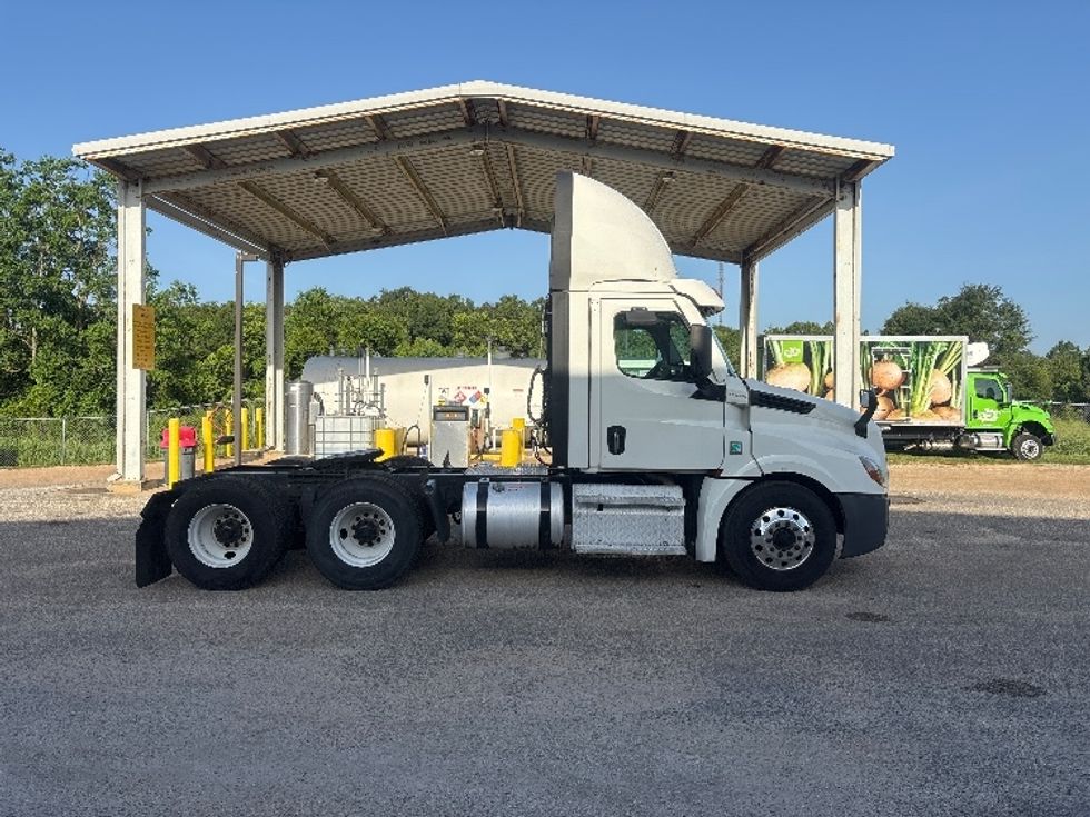 Day Cab Tractor-Heavy Duty Tractors-Freightliner-2021-T12664ST-Loxley-AL-578,850\n\t\tmiles-$ 14,000 - Image 8