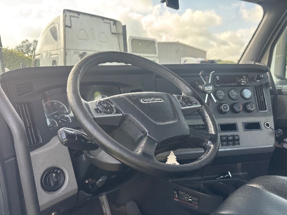Day Cab Tractor-Heavy Duty Tractors-Freightliner-2021-T12664ST-Loxley-AL-631,141\n\t\tmiles-$ 13,250 - Image 10