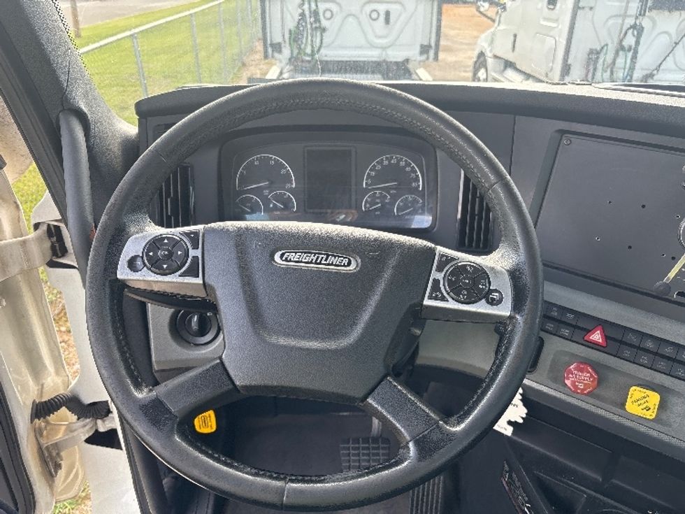 Day Cab Tractor-Heavy Duty Tractors-Freightliner-2021-T12664ST-Loxley-AL-631,141\n\t\tmiles-$ 13,250 - Image 11