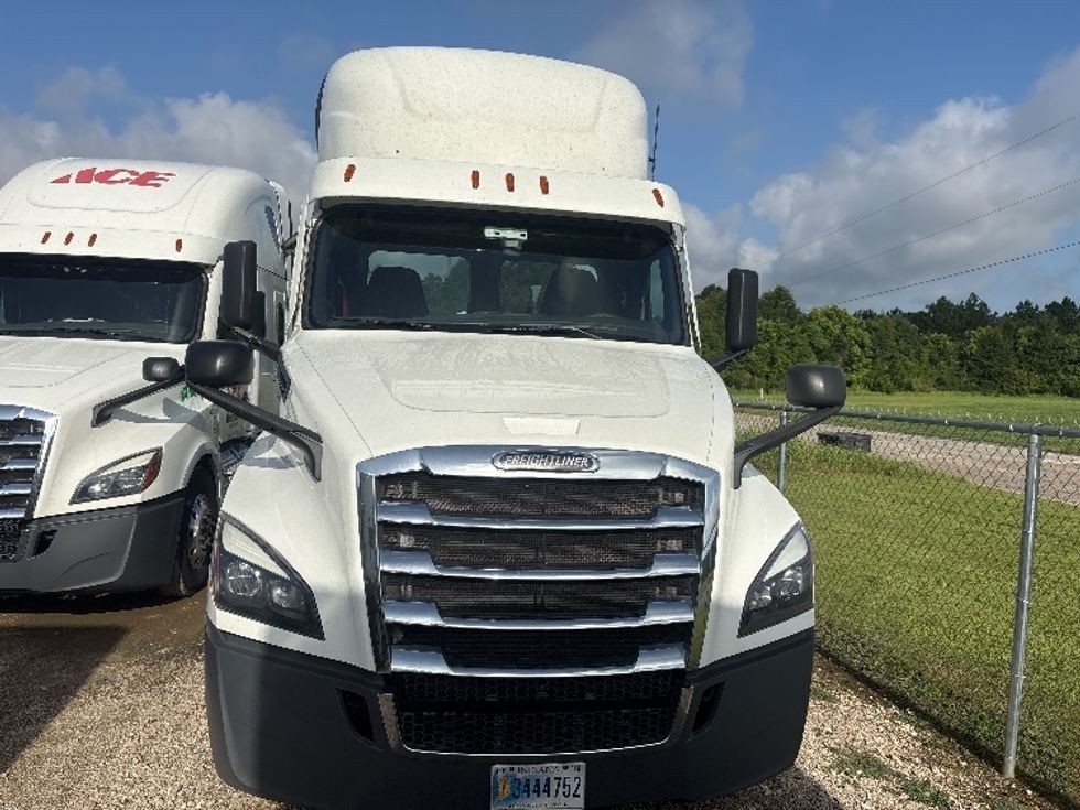 Day Cab Tractor-Heavy Duty Tractors-Freightliner-2021-T12664ST-Loxley-AL-631,141\n\t\tmiles-$ 13,250 - Image 2