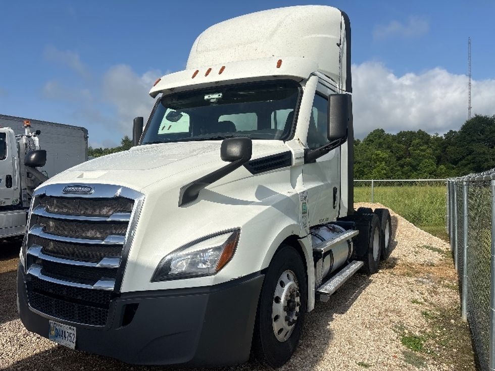 Day Cab Tractor-Heavy Duty Tractors-Freightliner-2021-T12664ST-Loxley-AL-631,141\n\t\tmiles-$ 13,250 - Image 3