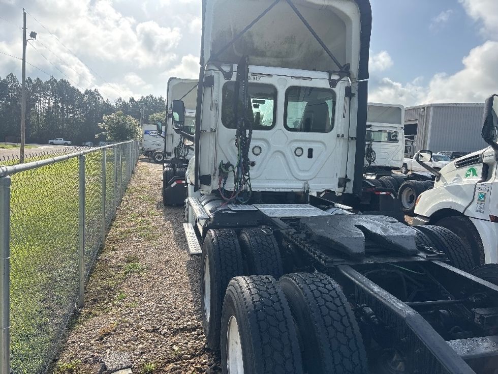 Day Cab Tractor-Heavy Duty Tractors-Freightliner-2021-T12664ST-Loxley-AL-631,141\n\t\tmiles-$ 13,250 - Image 5