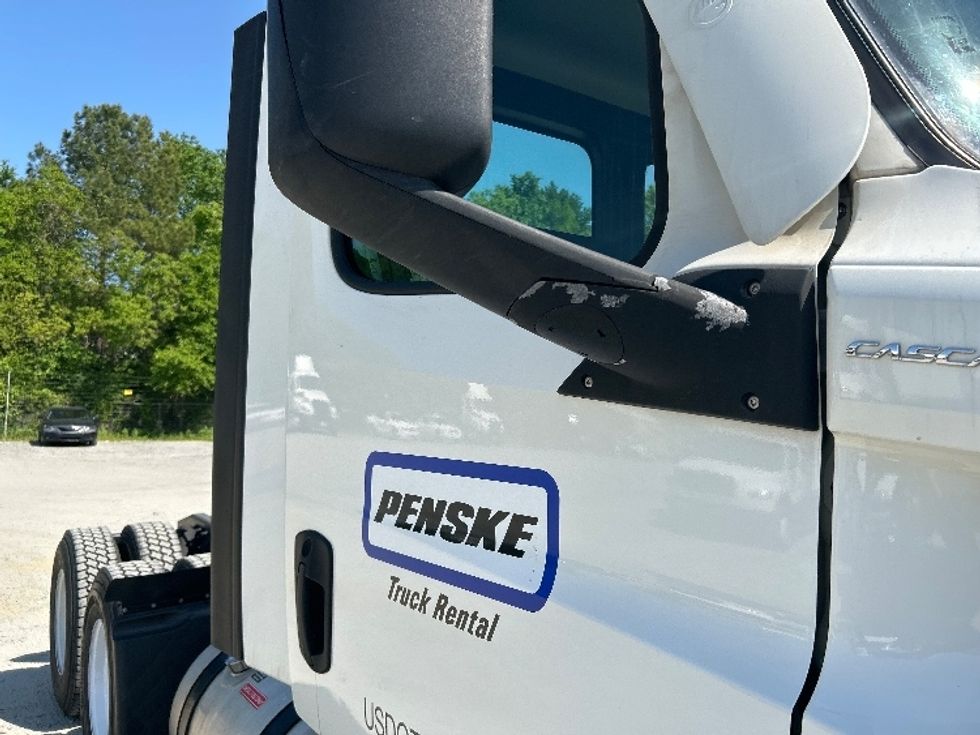 Day Cab Tractor-Heavy Duty Tractors-Freightliner-2021-T12664ST-Macon-GA-410,792\n\t\tmiles-$ 60,500 - Image 17