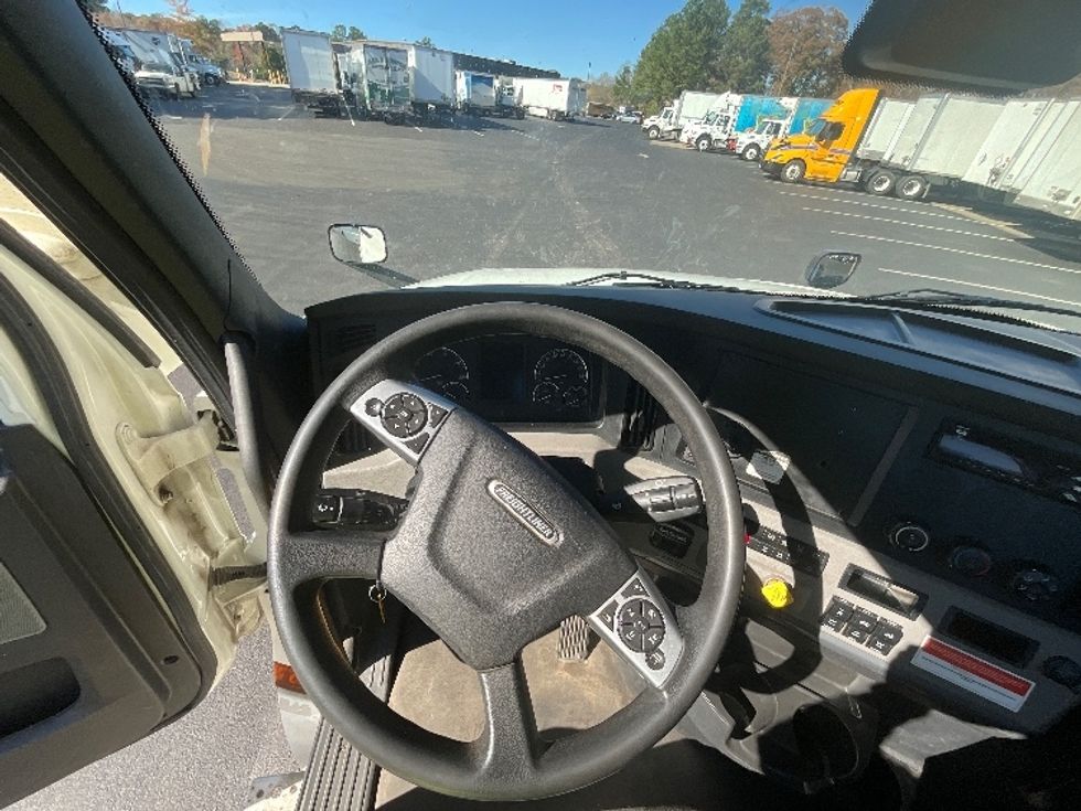 Day Cab Tractor-Heavy Duty Tractors-Freightliner-2021-T12664ST-Mebane-NC-164,534\n\t\tmiles-$ 74,750 - Image 11