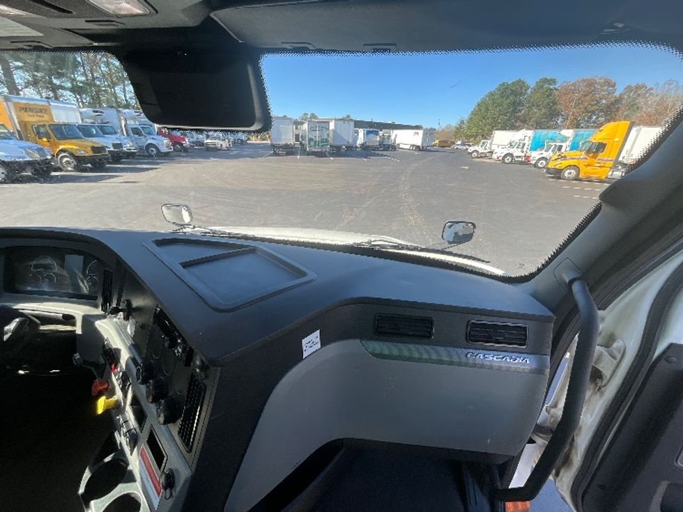 Day Cab Tractor-Heavy Duty Tractors-Freightliner-2021-T12664ST-Mebane-NC-164,534\n\t\tmiles-$ 74,750 - Image 13