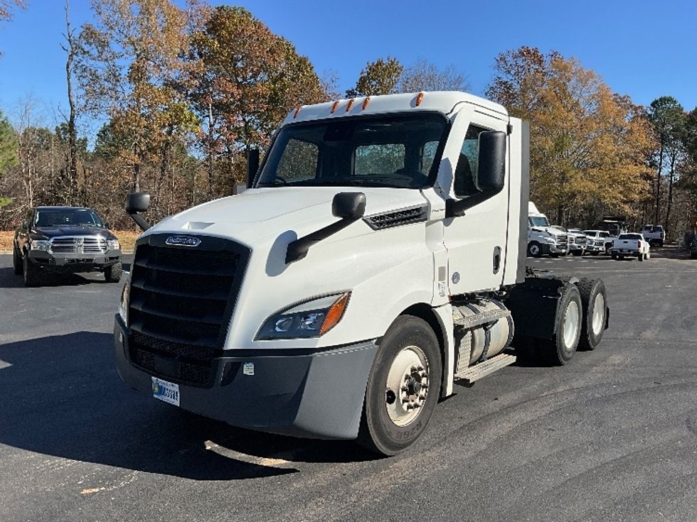 Day Cab Tractor-Heavy Duty Tractors-Freightliner-2021-T12664ST-Mebane-NC-164,534\n\t\tmiles-$ 74,750 - Image 3