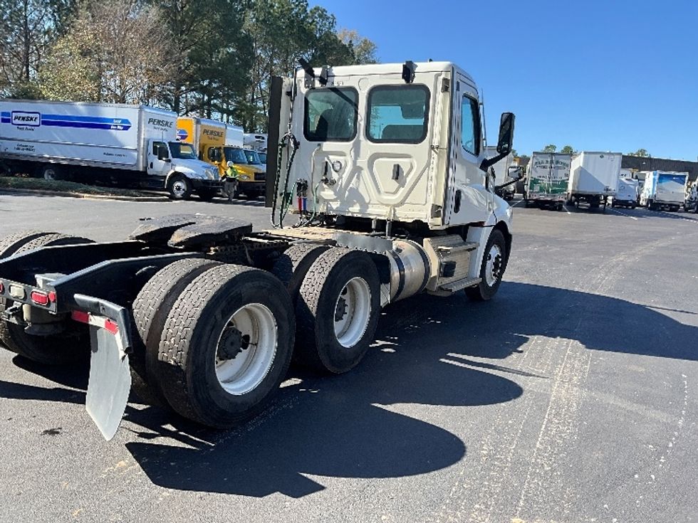 Day Cab Tractor-Heavy Duty Tractors-Freightliner-2021-T12664ST-Mebane-NC-164,534\n\t\tmiles-$ 74,750 - Image 7