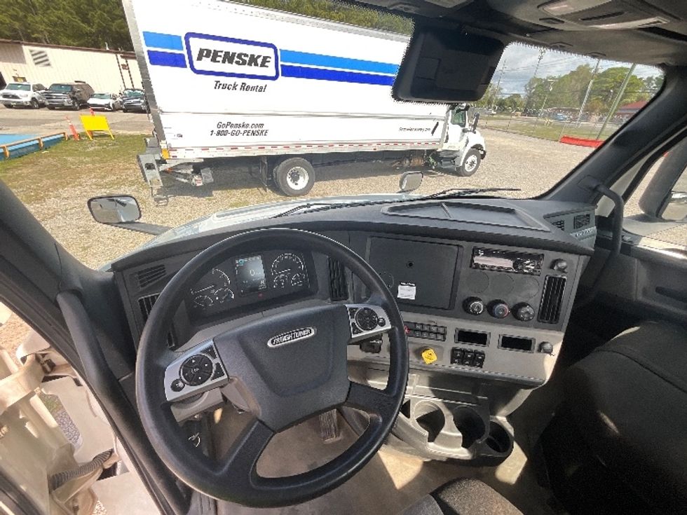 Day Cab Tractor-Heavy Duty Tractors-Freightliner-2021-T12664ST-Mebane-NC-260,196\n\t\tmiles-$ 66,750 - Image 11