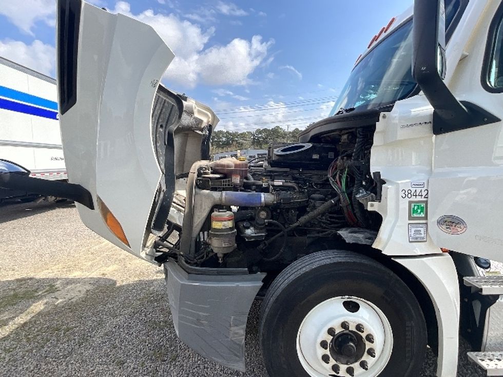 Day Cab Tractor-Heavy Duty Tractors-Freightliner-2021-T12664ST-Mebane-NC-260,196\n\t\tmiles-$ 66,750 - Image 16