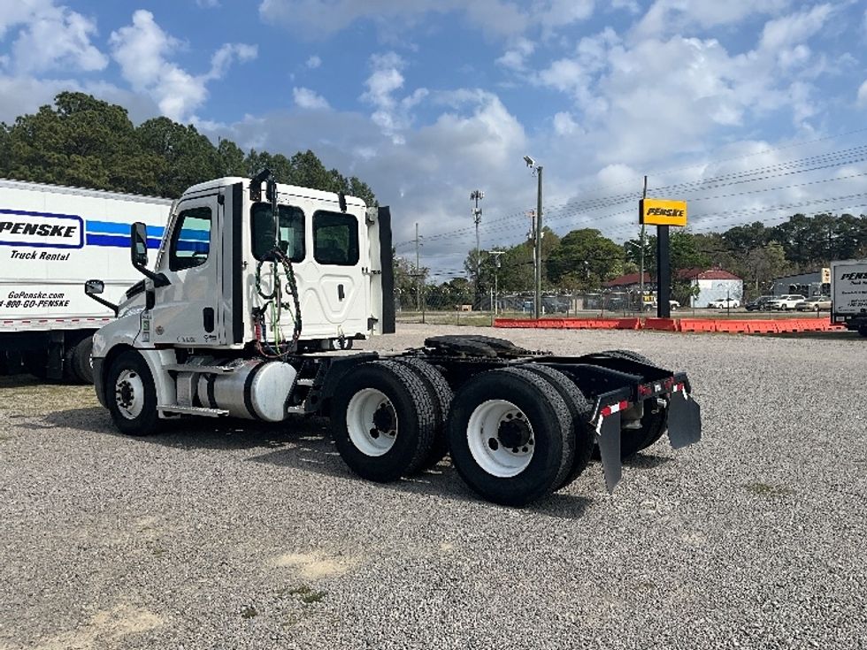 Day Cab Tractor-Heavy Duty Tractors-Freightliner-2021-T12664ST-Mebane-NC-260,196\n\t\tmiles-$ 66,750 - Image 5