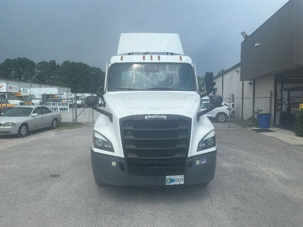 Day Cab Tractor-Heavy Duty Tractors-Freightliner-2021-T12664ST-Mebane-NC-296,111\n\t\tmiles-$ 64,500 - Image 2