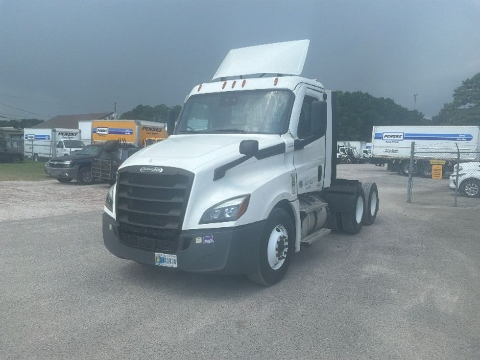 Day Cab Tractor-Heavy Duty Tractors-Freightliner-2021-T12664ST-Mebane-NC-296,111\n\t\tmiles-$ 64,500 - Image 3