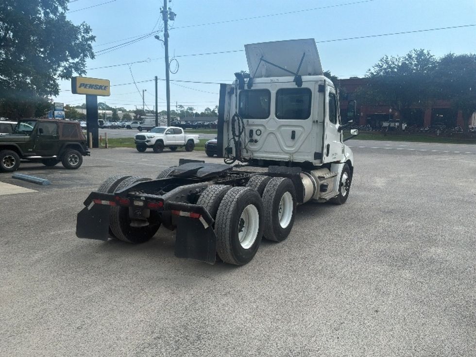 Day Cab Tractor-Heavy Duty Tractors-Freightliner-2021-T12664ST-Mebane-NC-296,111\n\t\tmiles-$ 64,500 - Image 6