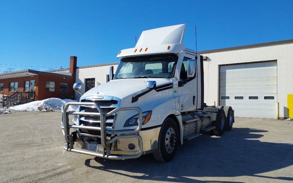 Day Cab Tractor-Heavy Duty Tractors-Freightliner-2021-T12664ST-Medford-MA-602,199\n\t\tmiles-$ 12,500 - Image 3
