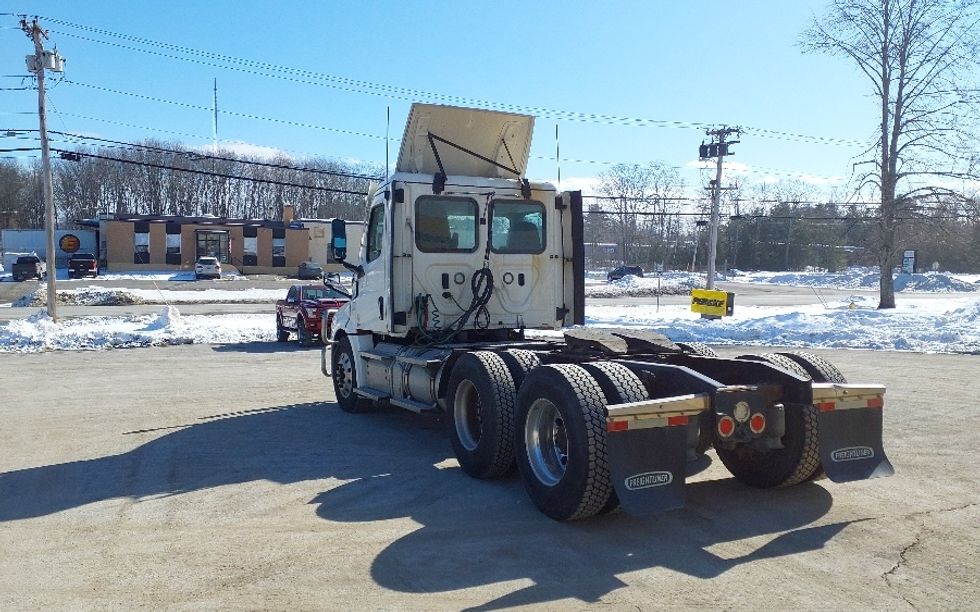 Day Cab Tractor-Heavy Duty Tractors-Freightliner-2021-T12664ST-Medford-MA-602,199\n\t\tmiles-$ 12,500 - Image 5