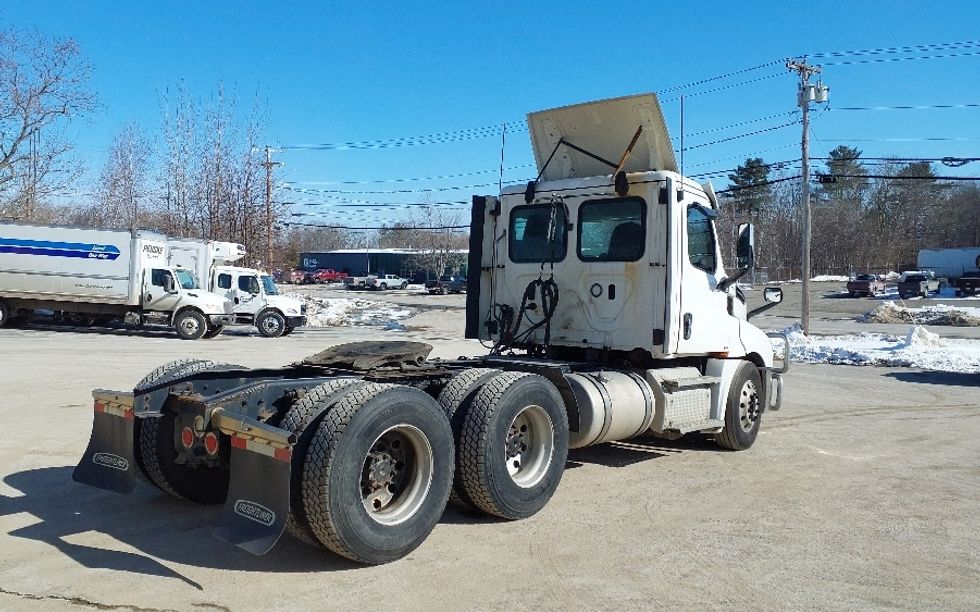 Day Cab Tractor-Heavy Duty Tractors-Freightliner-2021-T12664ST-Medford-MA-602,199\n\t\tmiles-$ 12,500 - Image 7