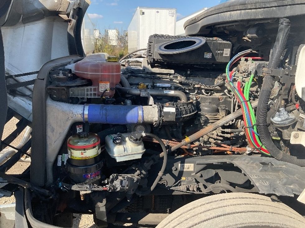 Day Cab Tractor-Heavy Duty Tractors-Freightliner-2021-T12664ST-Melrose Park-IL-361,223\n\t\tmiles-$ 58,750 - Image 16