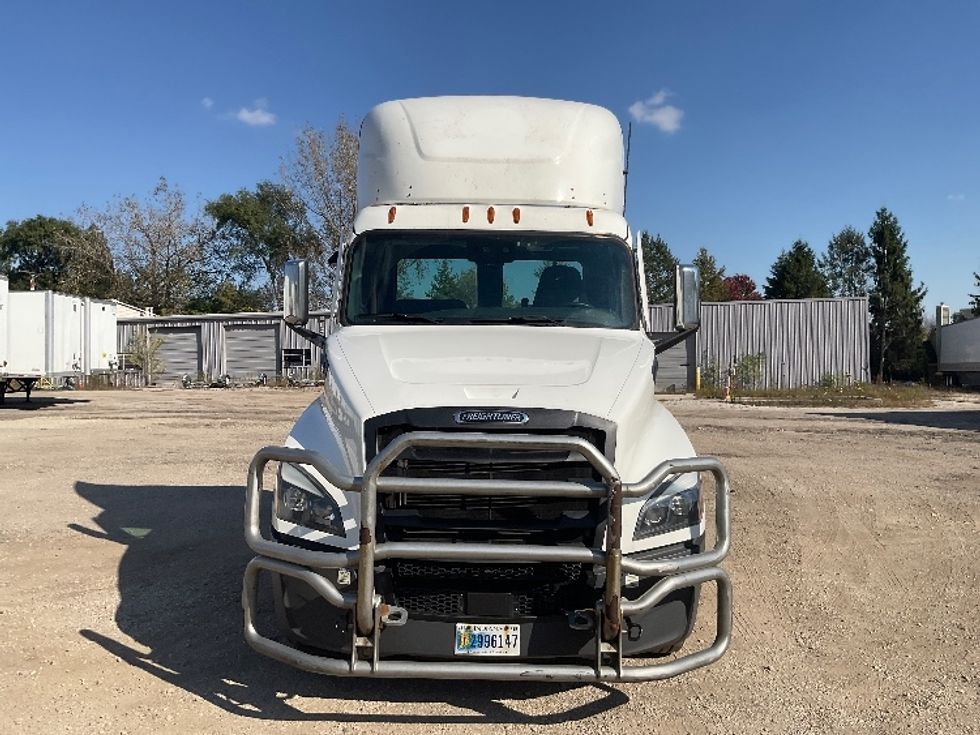 Day Cab Tractor-Heavy Duty Tractors-Freightliner-2021-T12664ST-Melrose Park-IL-361,223\n\t\tmiles-$ 58,750 - Image 2