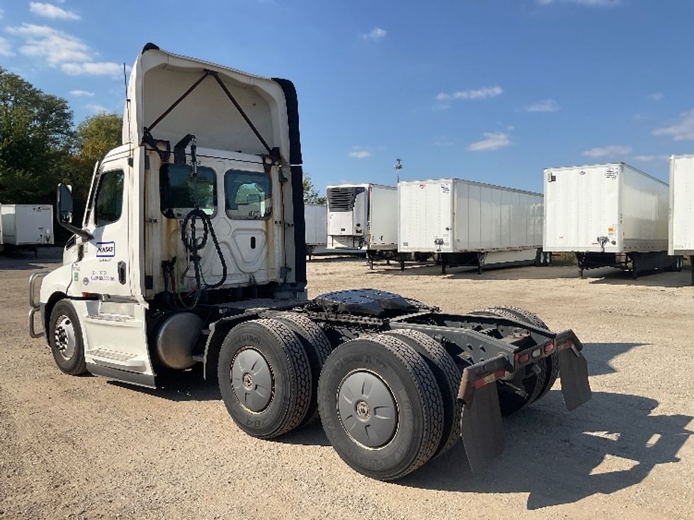 Day Cab Tractor-Heavy Duty Tractors-Freightliner-2021-T12664ST-Melrose Park-IL-361,223\n\t\tmiles-$ 58,750 - Image 5