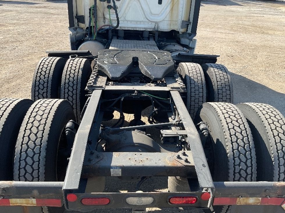 Day Cab Tractor-Heavy Duty Tractors-Freightliner-2021-T12664ST-Melrose Park-IL-361,223\n\t\tmiles-$ 58,750 - Image 6
