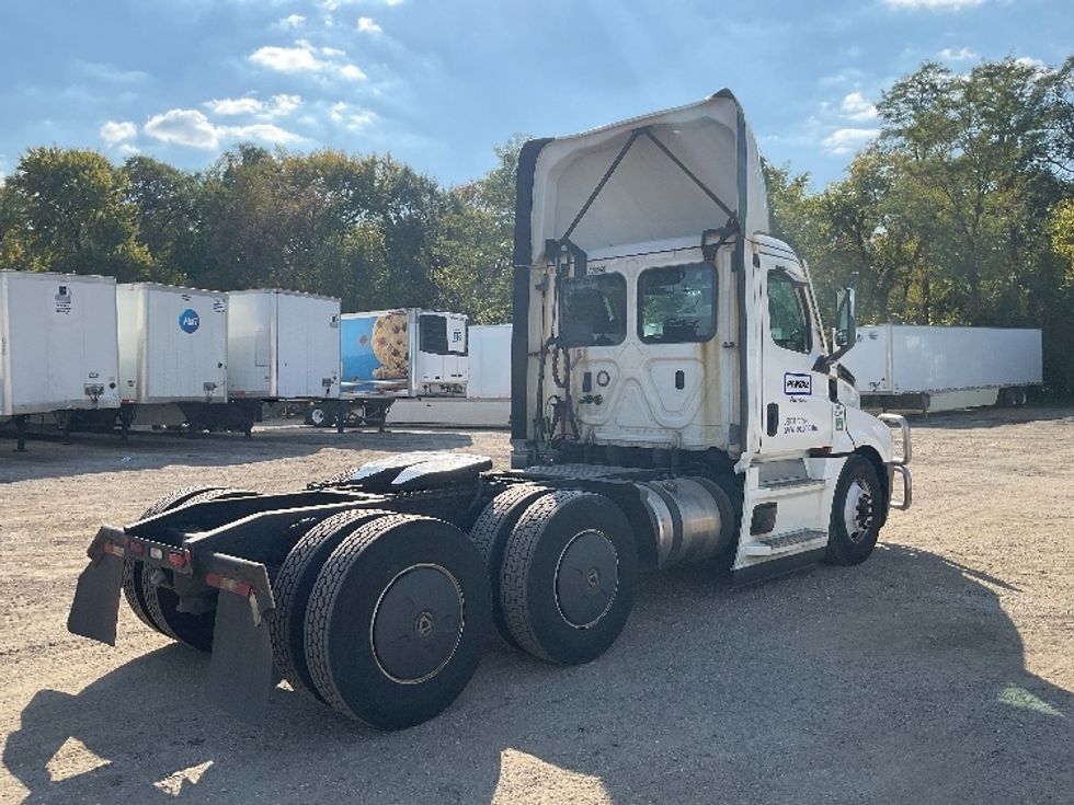 Day Cab Tractor-Heavy Duty Tractors-Freightliner-2021-T12664ST-Melrose Park-IL-361,223\n\t\tmiles-$ 58,750 - Image 7