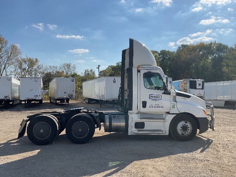 Day Cab Tractor-Heavy Duty Tractors-Freightliner-2021-T12664ST-Melrose Park-IL-361,223\n\t\tmiles-$ 58,750 - Image 8