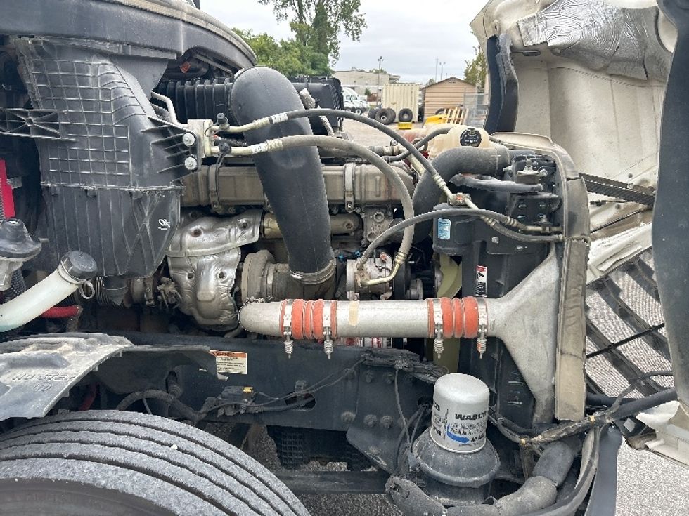 Day Cab Tractor-Heavy Duty Tractors-Freightliner-2021-T12664ST-Memphis-TN-172,455\n\t\tmiles-$ 73,500 - Image 15
