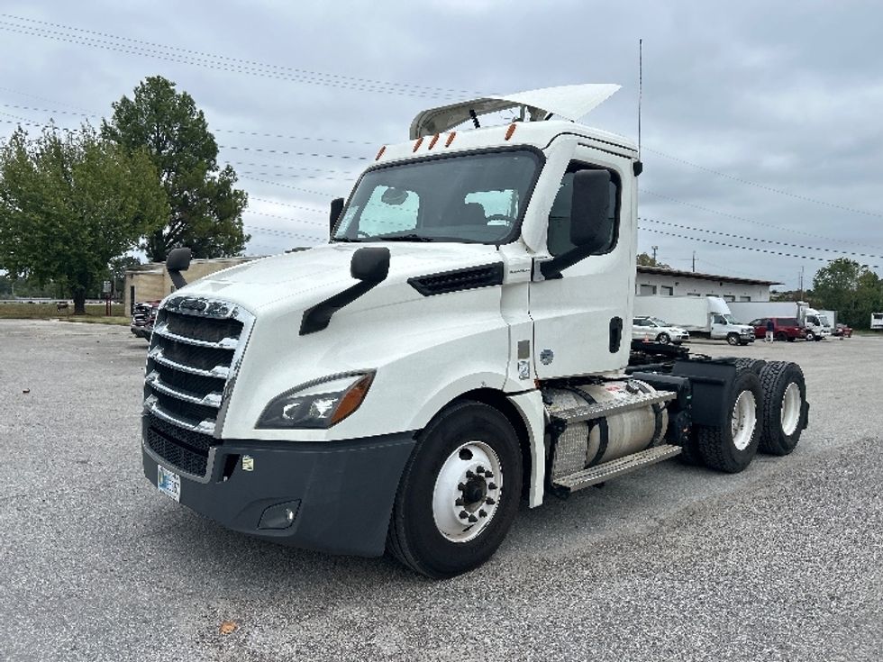 Day Cab Tractor-Heavy Duty Tractors-Freightliner-2021-T12664ST-Memphis-TN-172,455\n\t\tmiles-$ 73,500 - Image 3