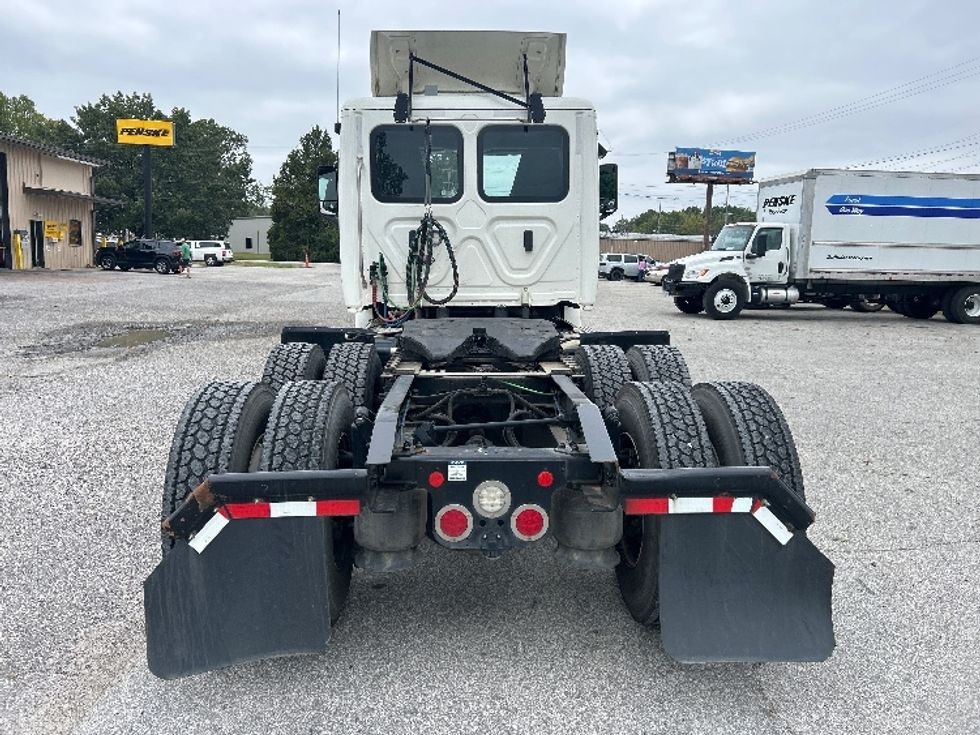 Day Cab Tractor-Heavy Duty Tractors-Freightliner-2021-T12664ST-Memphis-TN-172,455\n\t\tmiles-$ 73,500 - Image 6