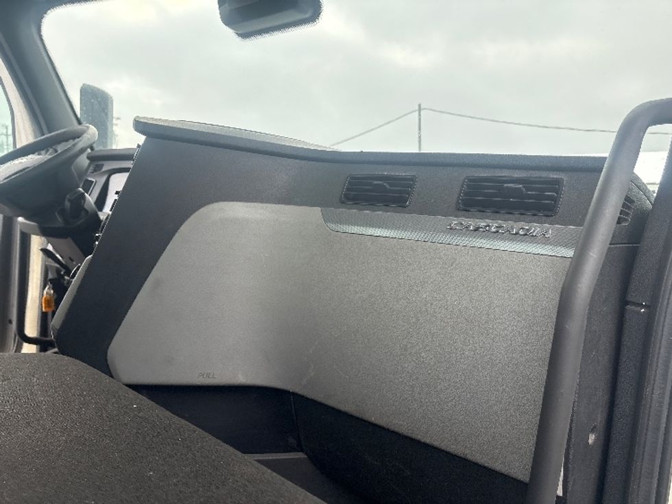 Day Cab Tractor-Heavy Duty Tractors-Freightliner-2021-T12664ST-Middlefield-OH-240,655\n\t\tmiles-$ 61,250 - Image 13