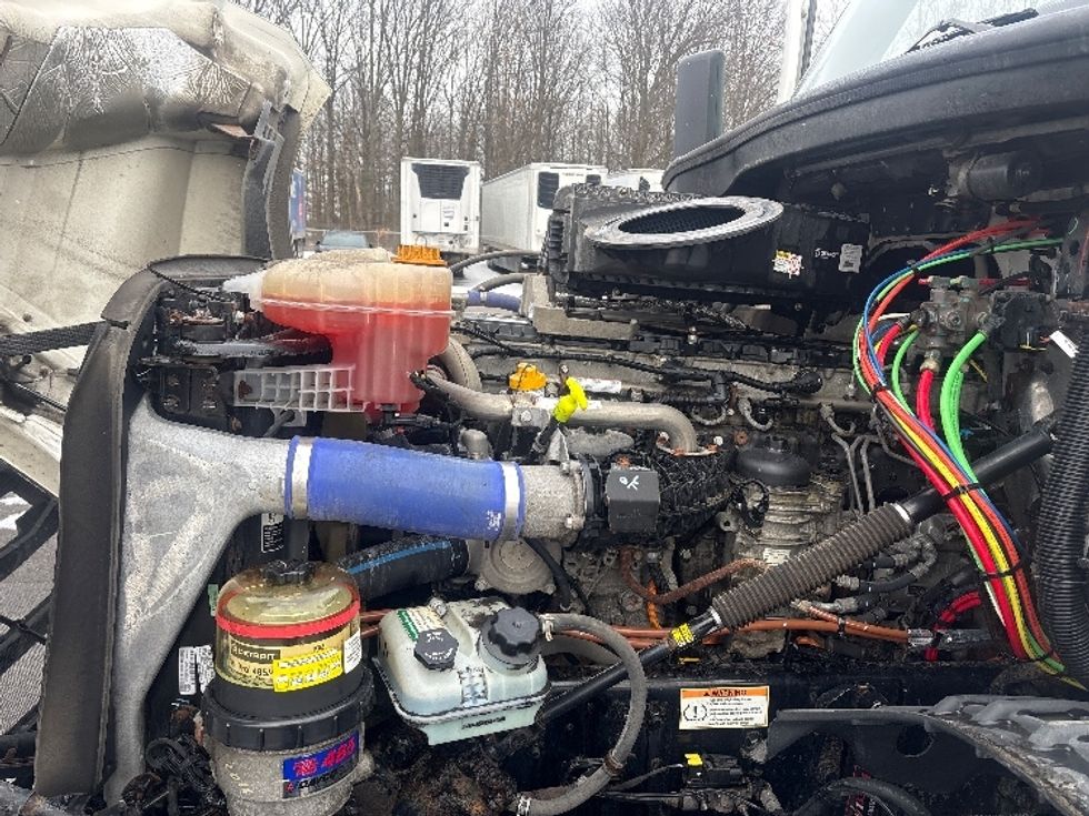 Day Cab Tractor-Heavy Duty Tractors-Freightliner-2021-T12664ST-Middlefield-OH-240,655\n\t\tmiles-$ 61,250 - Image 16