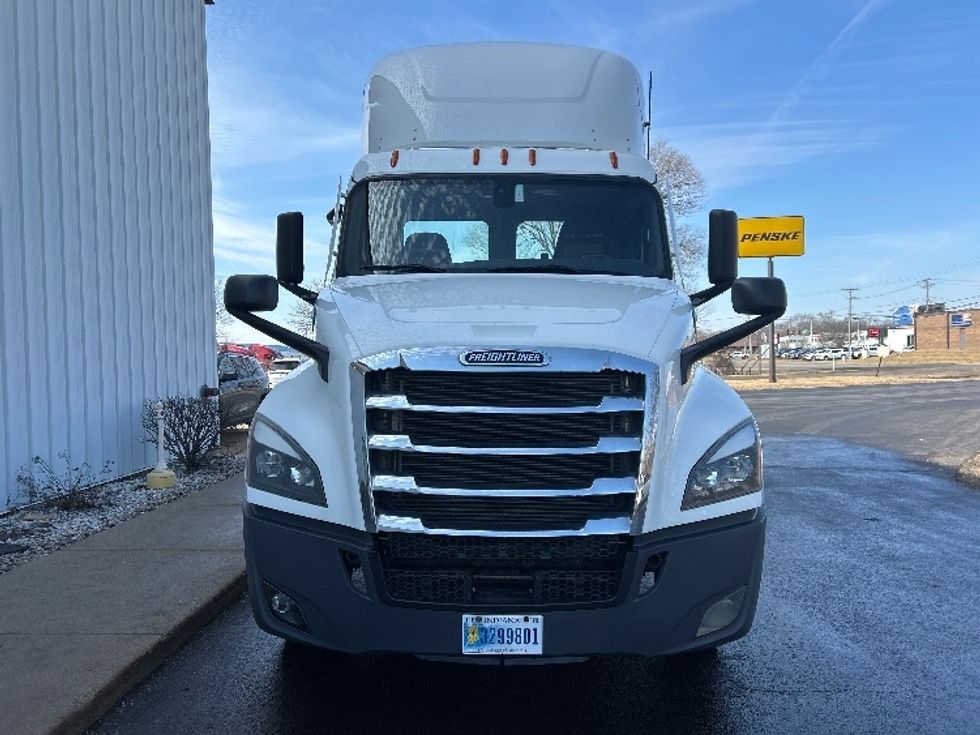 Day Cab Tractor-Heavy Duty Tractors-Freightliner-2021-T12664ST-Milwaukee-WI-191,172\n\t\tmiles-$ 69,250 - Image 2