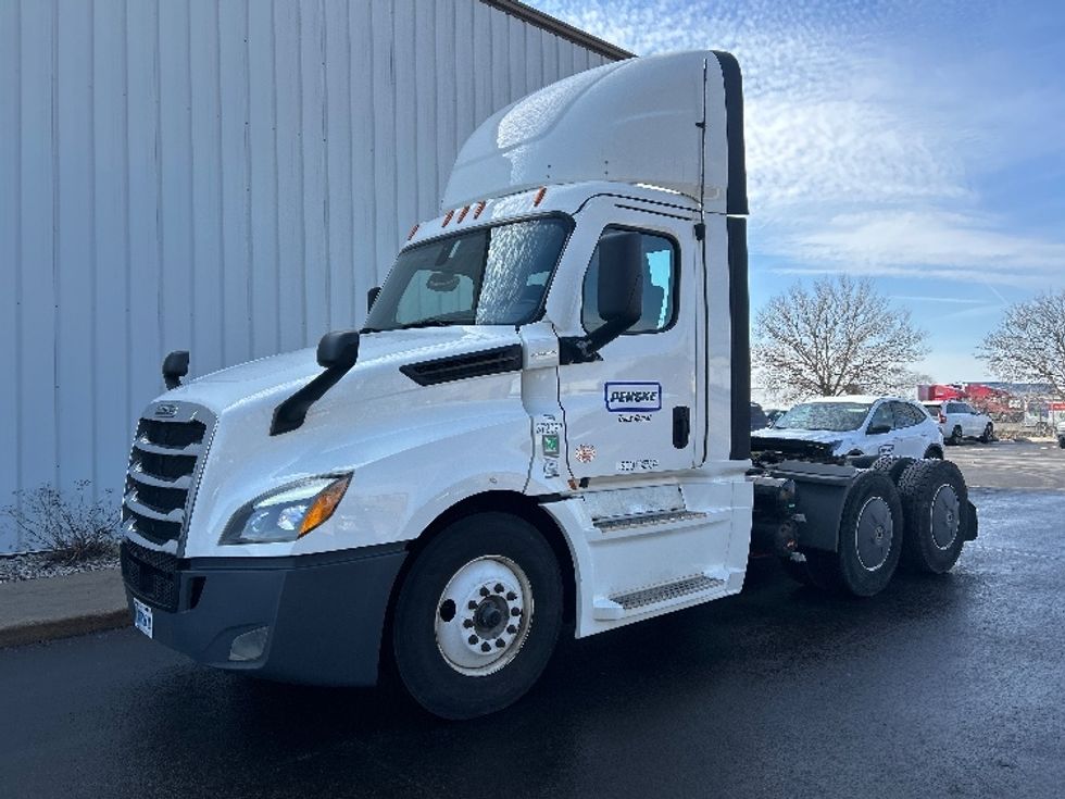 Day Cab Tractor-Heavy Duty Tractors-Freightliner-2021-T12664ST-Milwaukee-WI-191,172\n\t\tmiles-$ 69,250 - Image 3