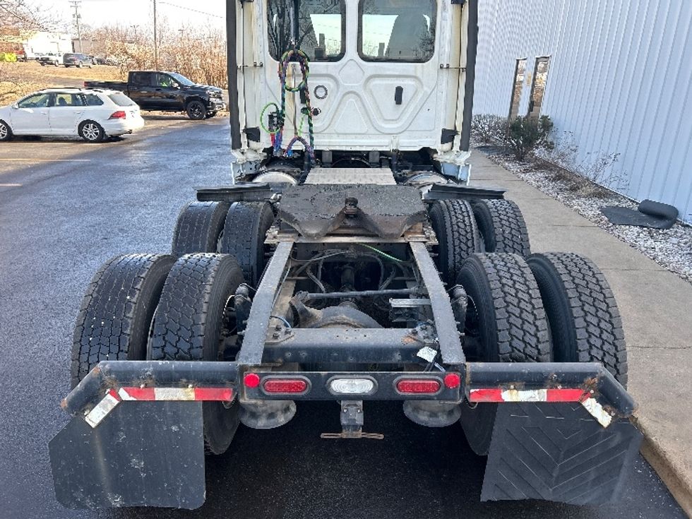 Day Cab Tractor-Heavy Duty Tractors-Freightliner-2021-T12664ST-Milwaukee-WI-191,172\n\t\tmiles-$ 69,250 - Image 6