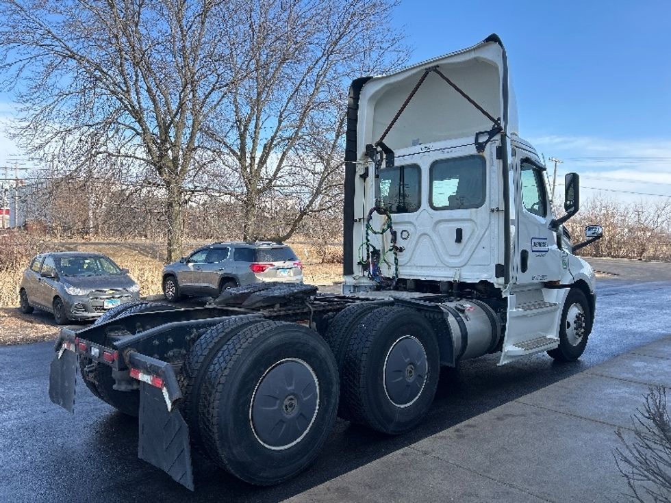 Day Cab Tractor-Heavy Duty Tractors-Freightliner-2021-T12664ST-Milwaukee-WI-191,172\n\t\tmiles-$ 69,250 - Image 7