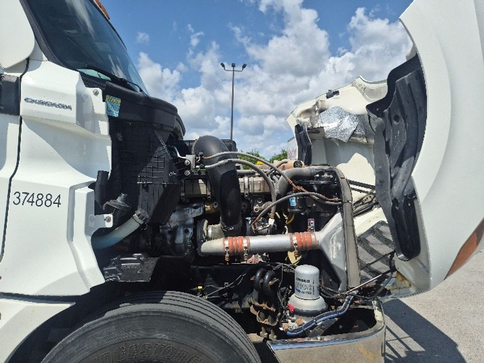 Day Cab Tractor-Heavy Duty Tractors-Freightliner-2021-T12664ST-Mississauga-ON-421,065\n\t\tkm-$ 86,750 - Image 15