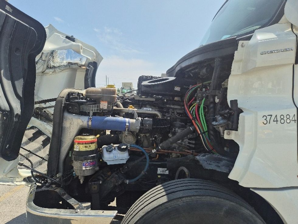 Day Cab Tractor-Heavy Duty Tractors-Freightliner-2021-T12664ST-Mississauga-ON-421,065\n\t\tkm-$ 86,750 - Image 16