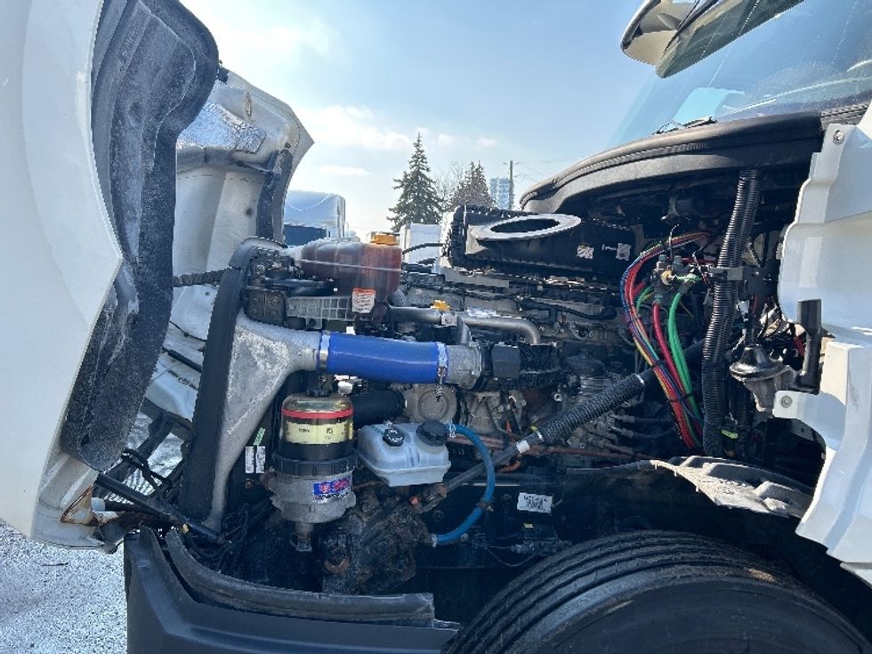 Day Cab Tractor-Heavy Duty Tractors-Freightliner-2021-T12664ST-Mississauga-ON-522,312\n\t\tkm-$ 72,750 - Image 16